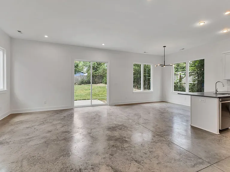 5917 Robertson Ave — Photo 16