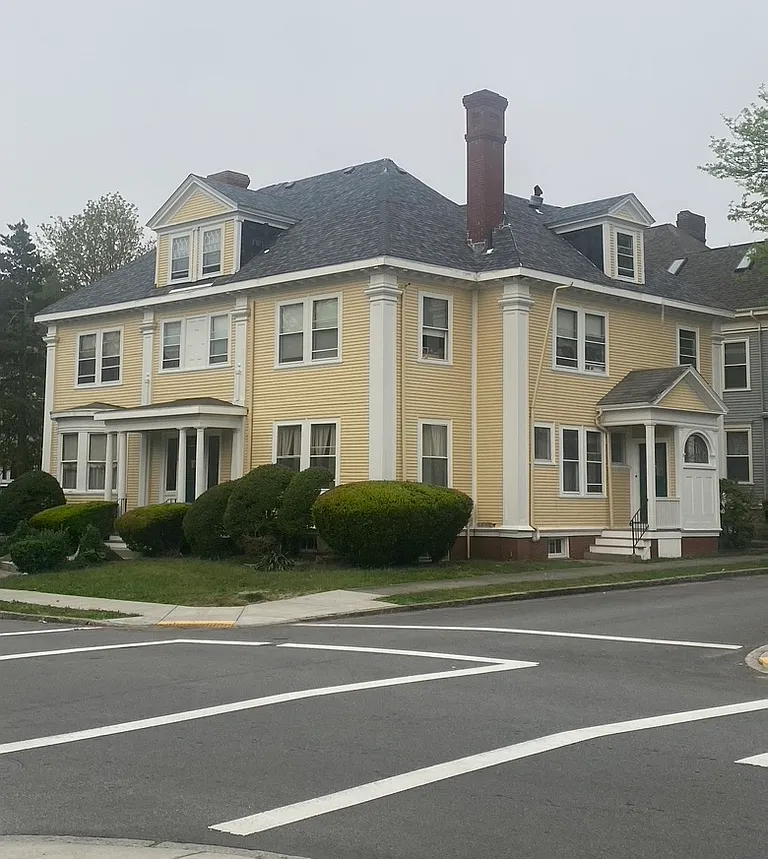 2 bed, 1000 sqft, $1,700 — Photo 1