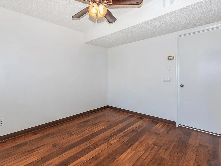 Peppertree Apartments — Photo 71