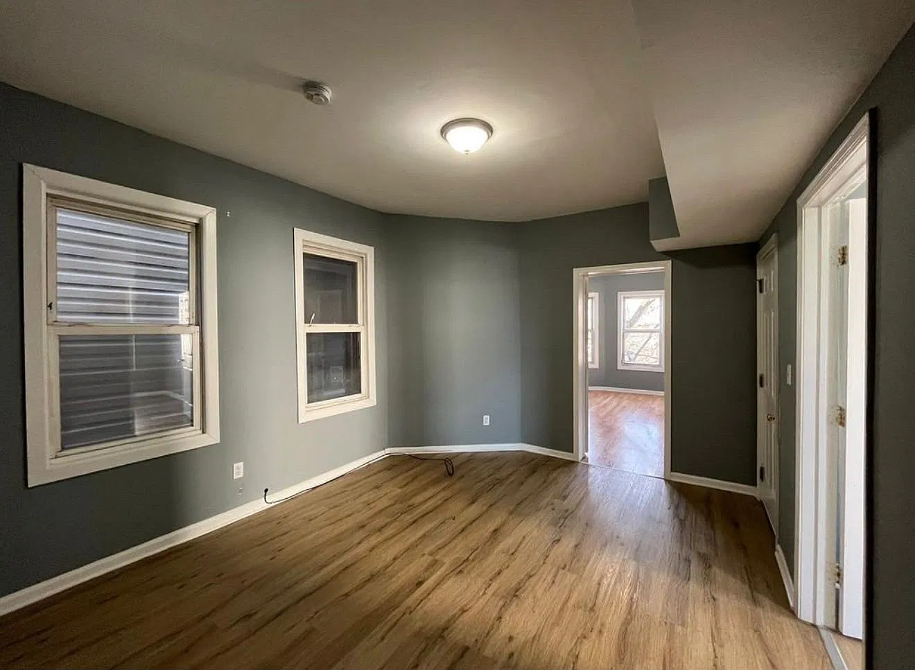 3 bed, $2,100 — Photo 3