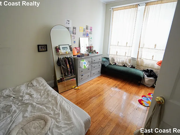 127 Sutherland Rd #C — Photo 9