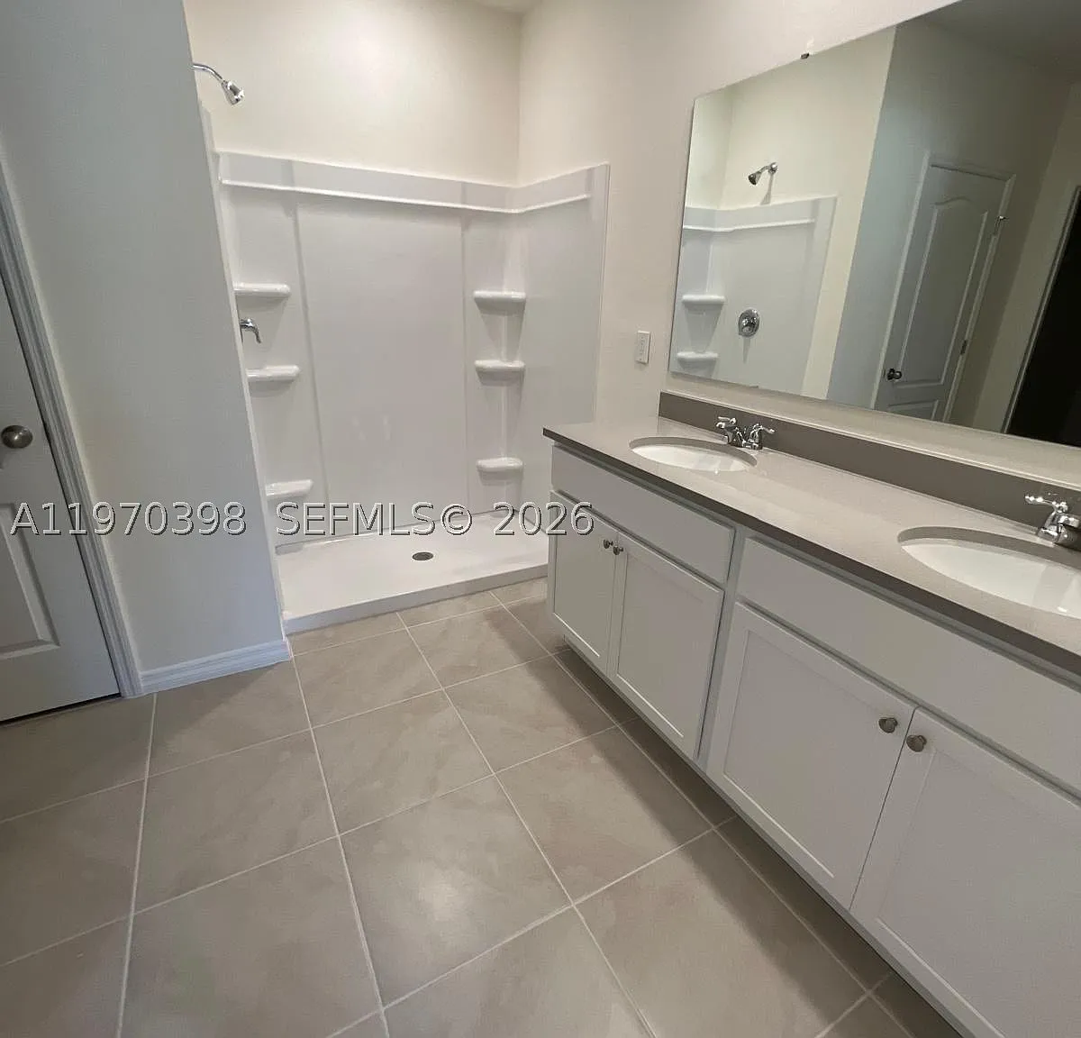 4 bed, 2.0 bath, $2,200 — Photo 4