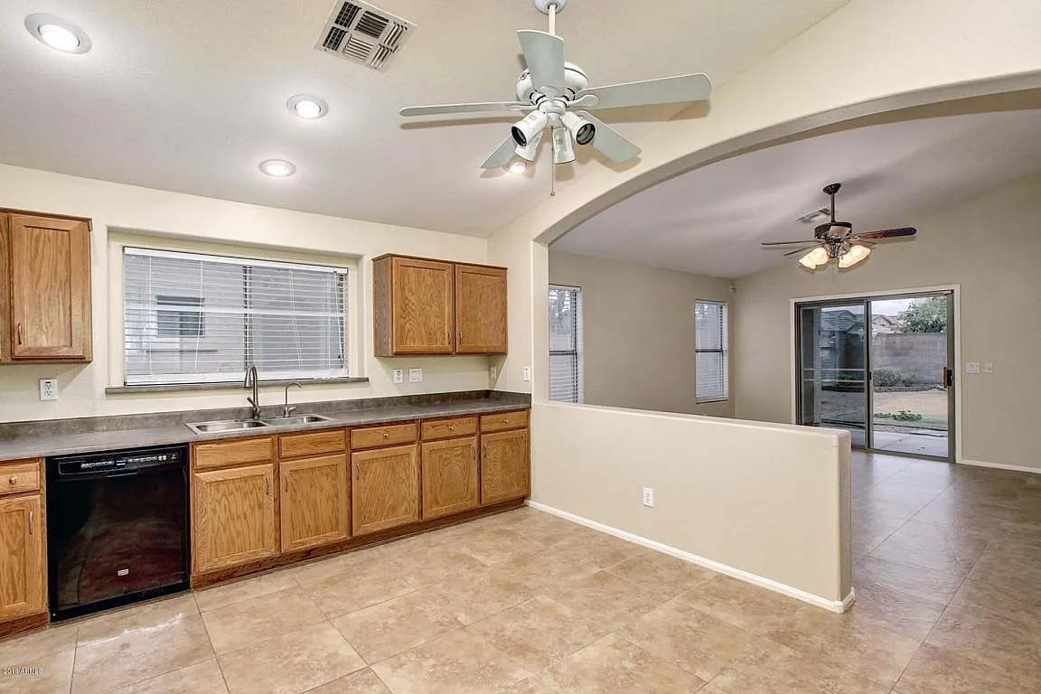 Building Photo - 11415 E Pronghorn Ave