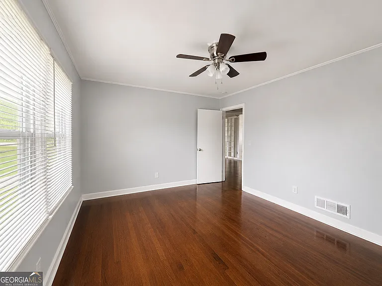 147 Burnside St #3 — Photo 11