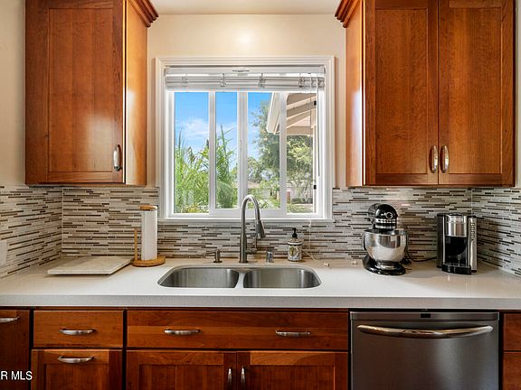5th image of 308 N Dos Caminos Ave