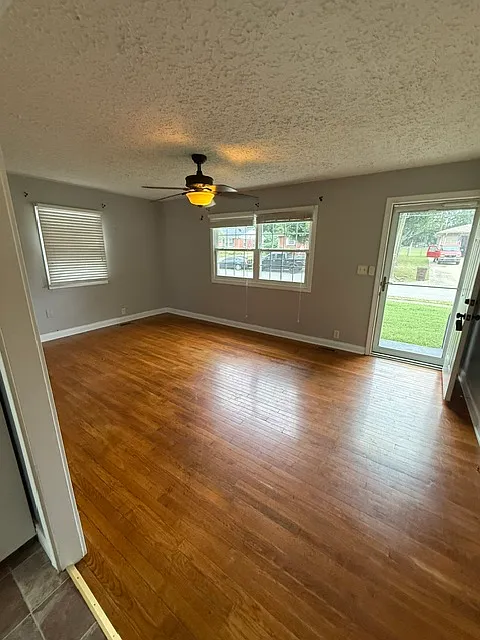 2 bed, 750 sqft, $1,100 — Photo 2