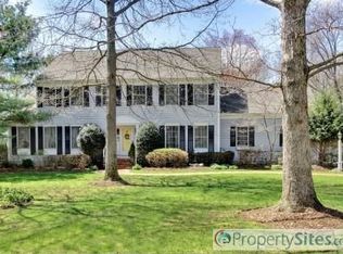 16 Heath Dr, Basking Ridge, NJ 07920