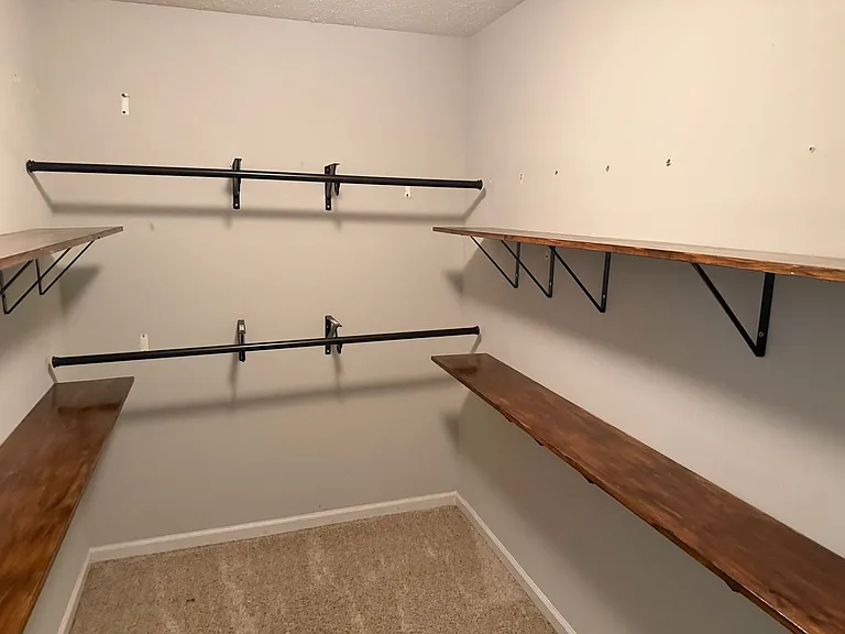 106 Thorton Dr — Photo 12
