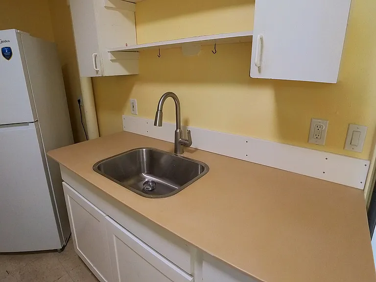 23 Roberts St #3 — Photo 7