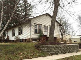 9108 N Main St, Leaf River, IL 61047