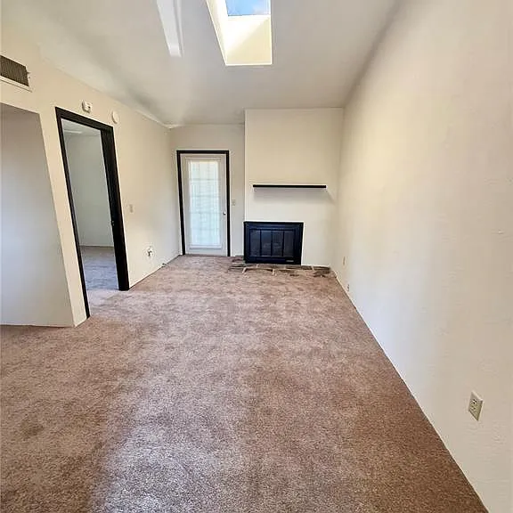 141 Ashley Dr — Photo 2