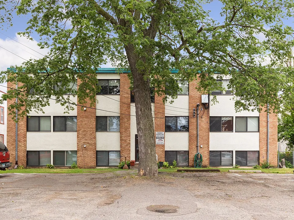 Building Photo 3