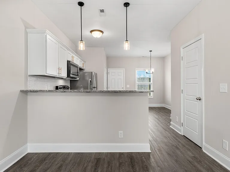 203 Copeland Rd #B-5 — Photo 3