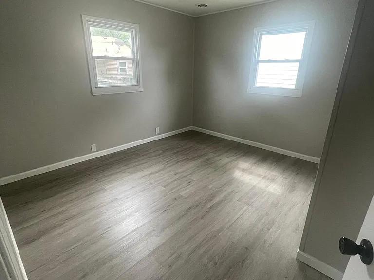 2482 Vigo St — Photo 9