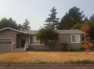 716 NE Outlook Ave, Grants Pass, OR 97526
