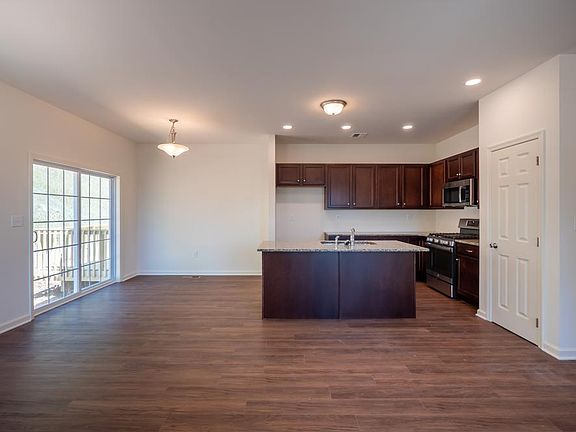 Towns at Woods Edge - Kitchen