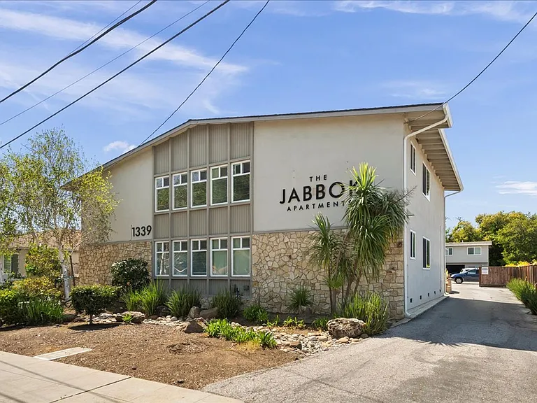 1339 Park Dr — Photo 2