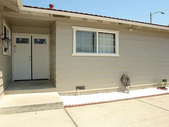 3rd image of 2829 Lucena Dr