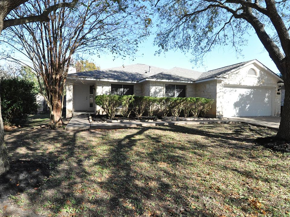 1st image of 1211 Leah Ln