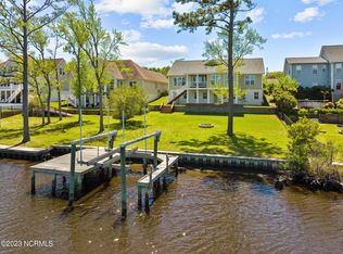 204 E Ivybridge Dr, Hubert, NC 28539