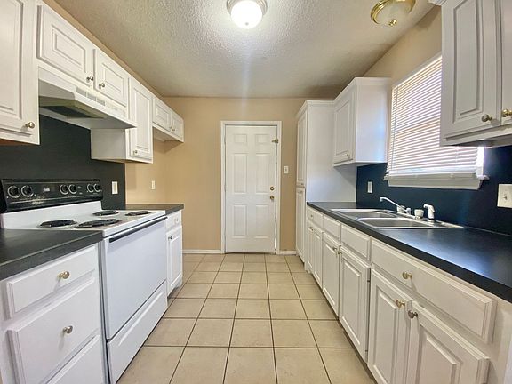 5th image of 1809 38th St