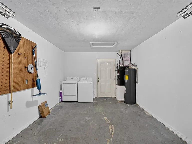 2115 SW 72nd St — Photo 23