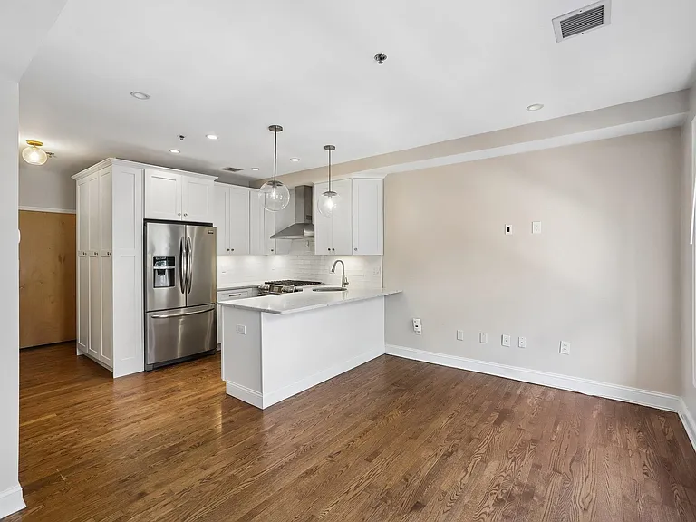 501 9th St #309 — Photo 3