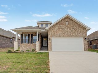1100 Garrett Ln, Centerton, AR 72719