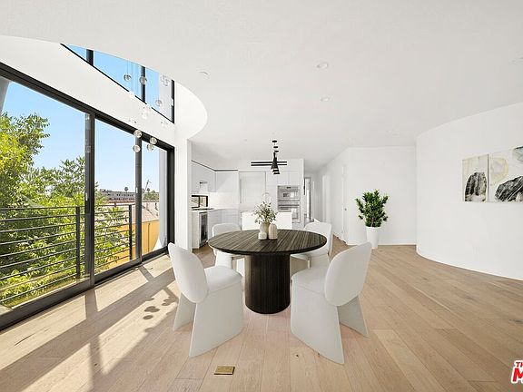 5th image of 1533 N Vista St #301