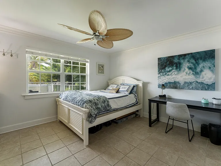235 W Seaview Cir — Photo 42