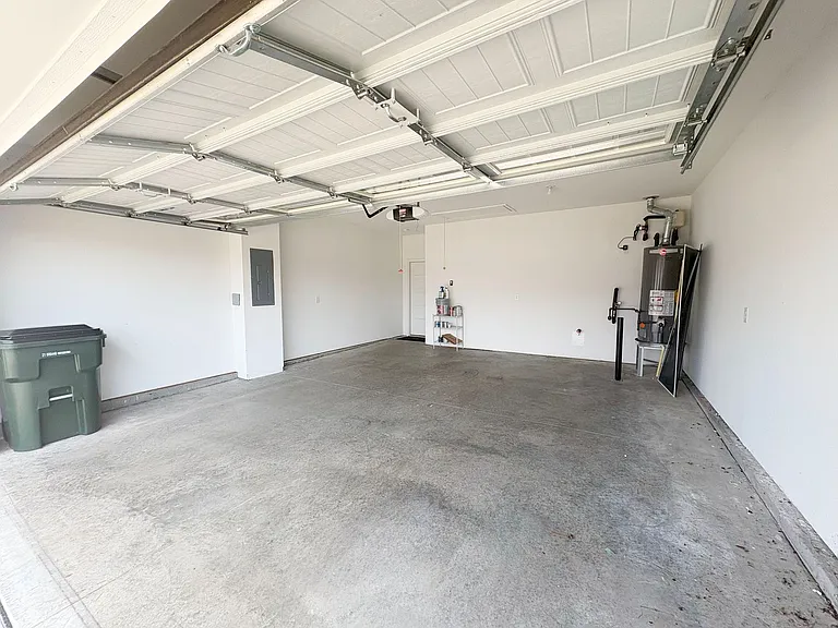 1817 Neswick Ct — Photo 24