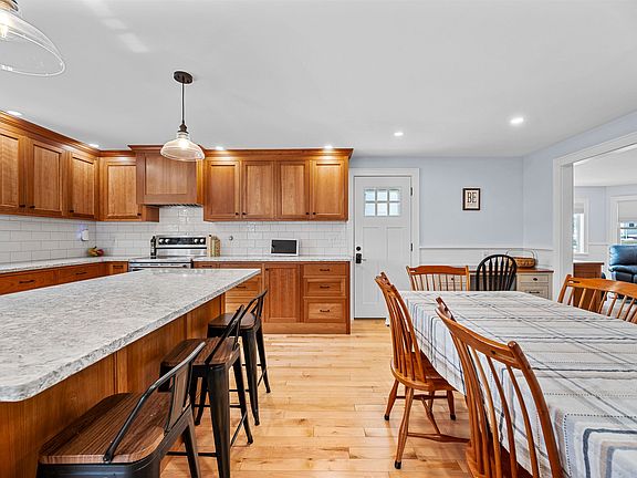 3rd image of 497 Websterville Road