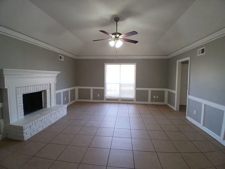 6764 Boylston Dr — Photo 7