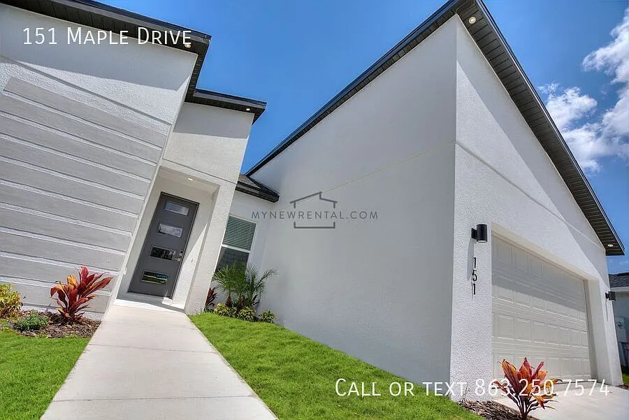 Deposit-Free! Modern, energy efficient home with ALL of the upgrades! Poinciana, FL — Photo 4