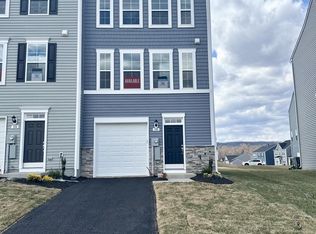 300 Husky Trl, Martinsburg, WV 25403