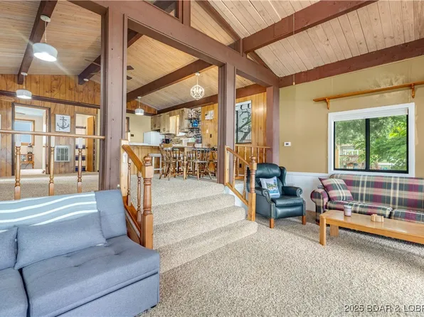424 Bowers Dr, Camdenton, MO 65020