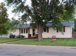 326 17th Ave NE, Jamestown, ND 58401