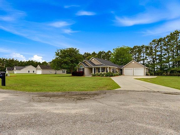 3rd image of 119 Fox Trot Dr.