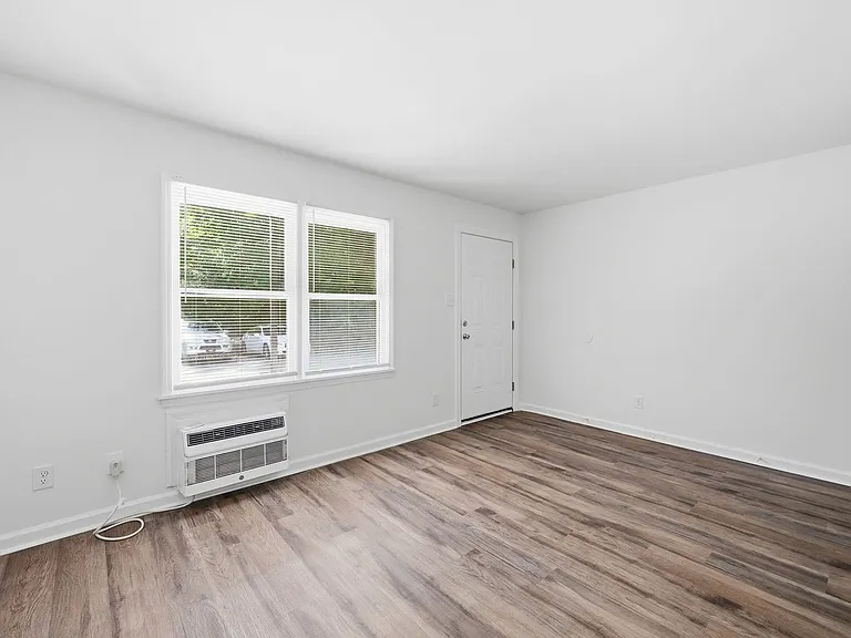 1605 N Roxboro St — Photo 33