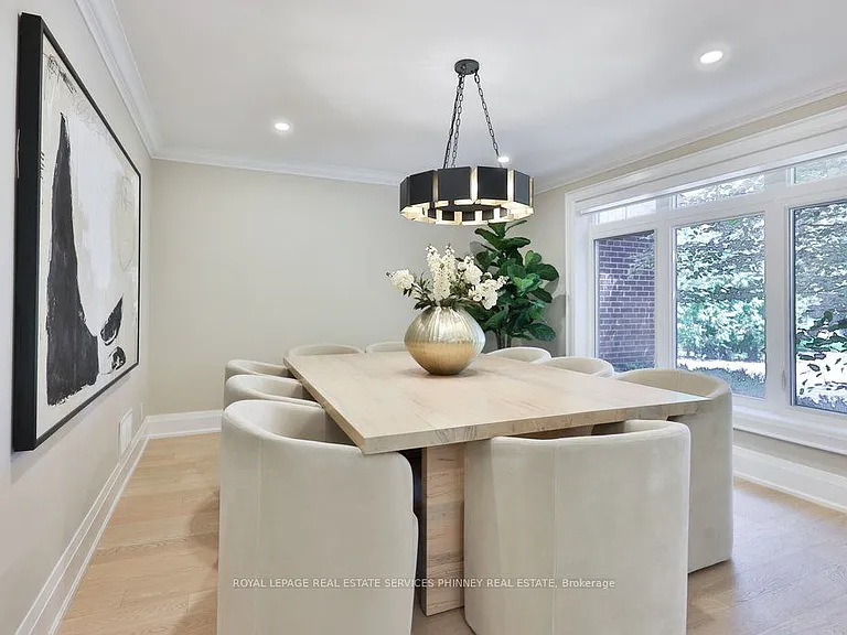 1638 Ruscombe Close — Photo 9