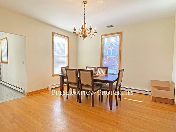 3rd image of 41 Eddy St