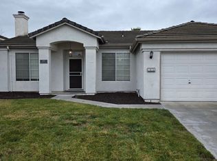 1073 W North Star Dr, Hanford, CA