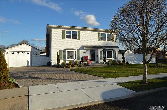 1st image of 996 Harold Ct