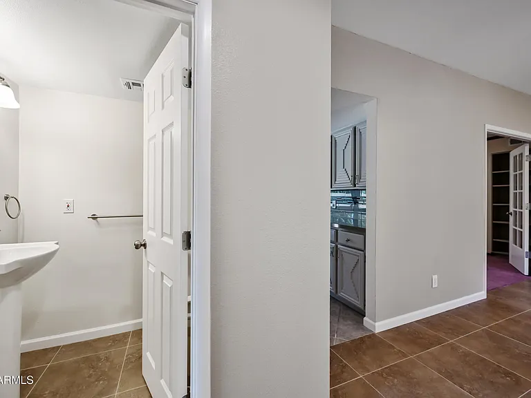 324 W Willow Ave — Photo 25
