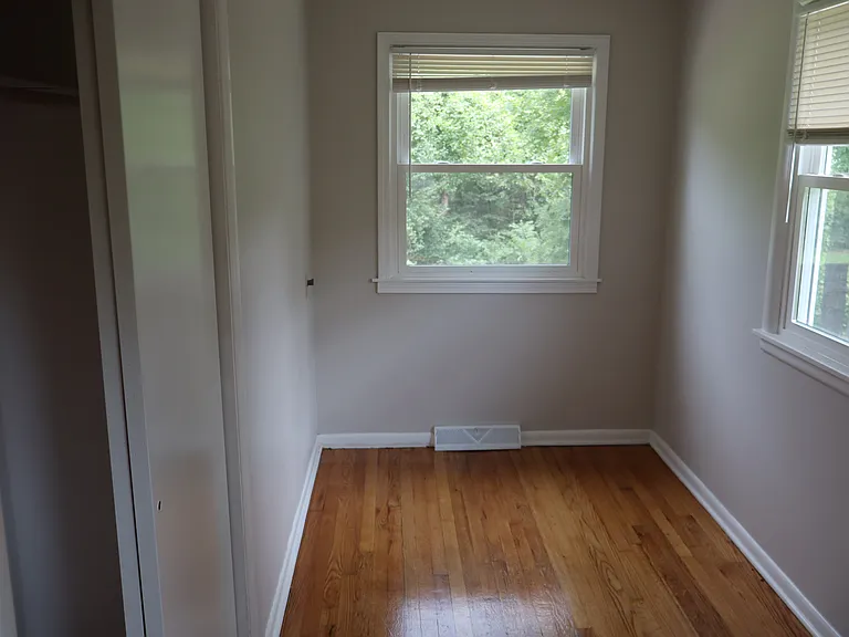 6615 N Holly St — Photo 25