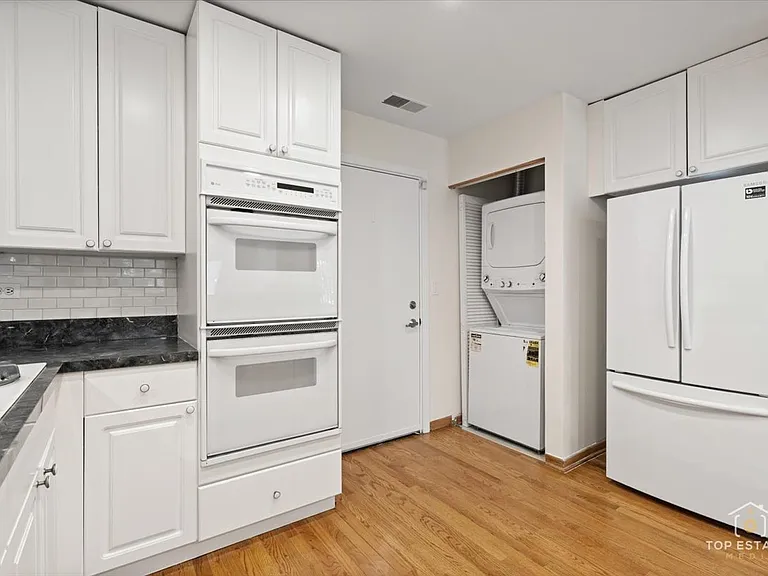 1812 S Dearborn St #10 — Photo 14