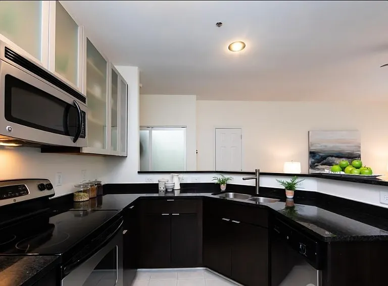 525 N Graham St — Photo 8