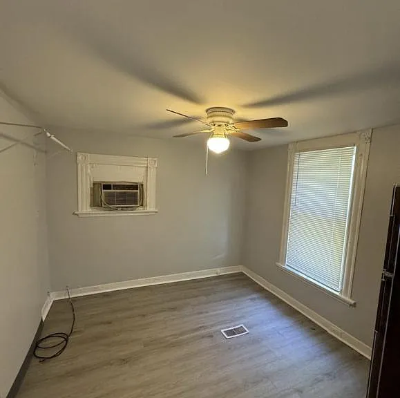 4606 Ward St #7 — Photo 2
