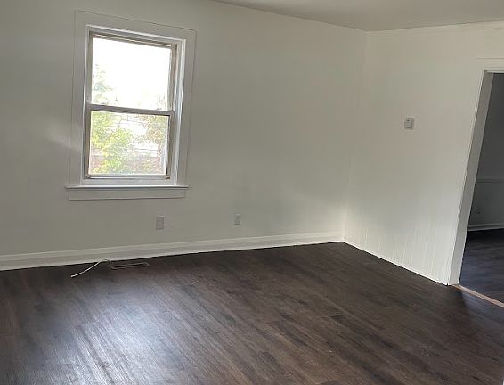4th image of 1316 Hill St