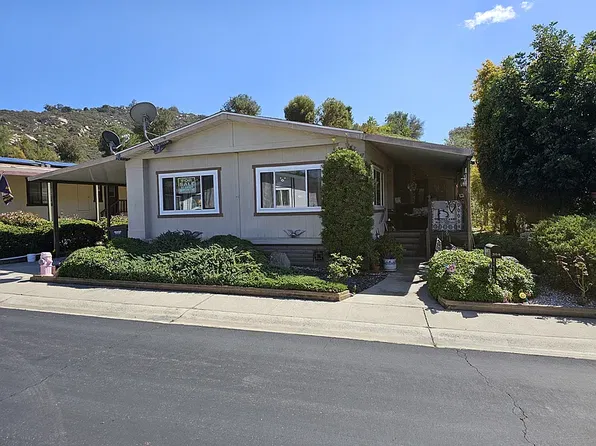 8975 Lawrence Welk Dr Space 364, Escondido, CA 92026